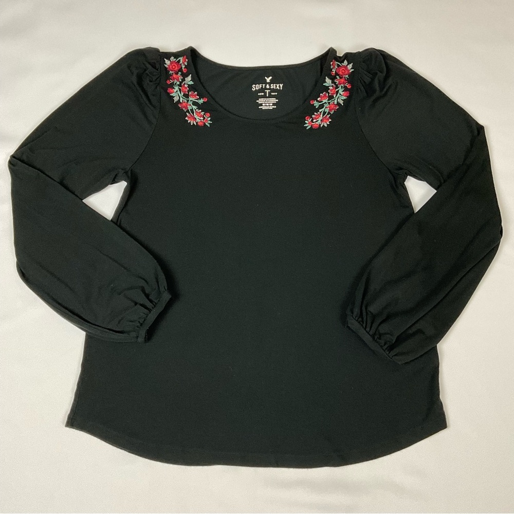 American Eagle Womens M Soft & Sexy Black Floral Embroidered Long Sleeve Shirt